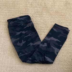 Cute Girls Athleta Black Camo Capris!
